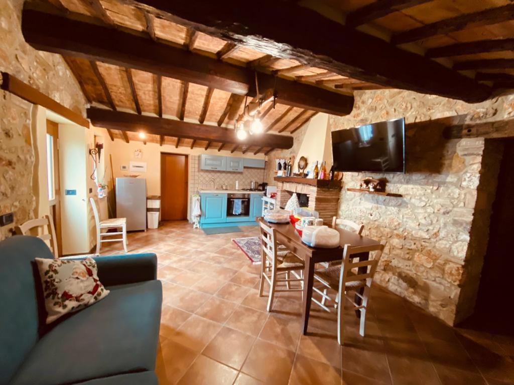 B&B Fontanelle Alviano Bagian luar foto
